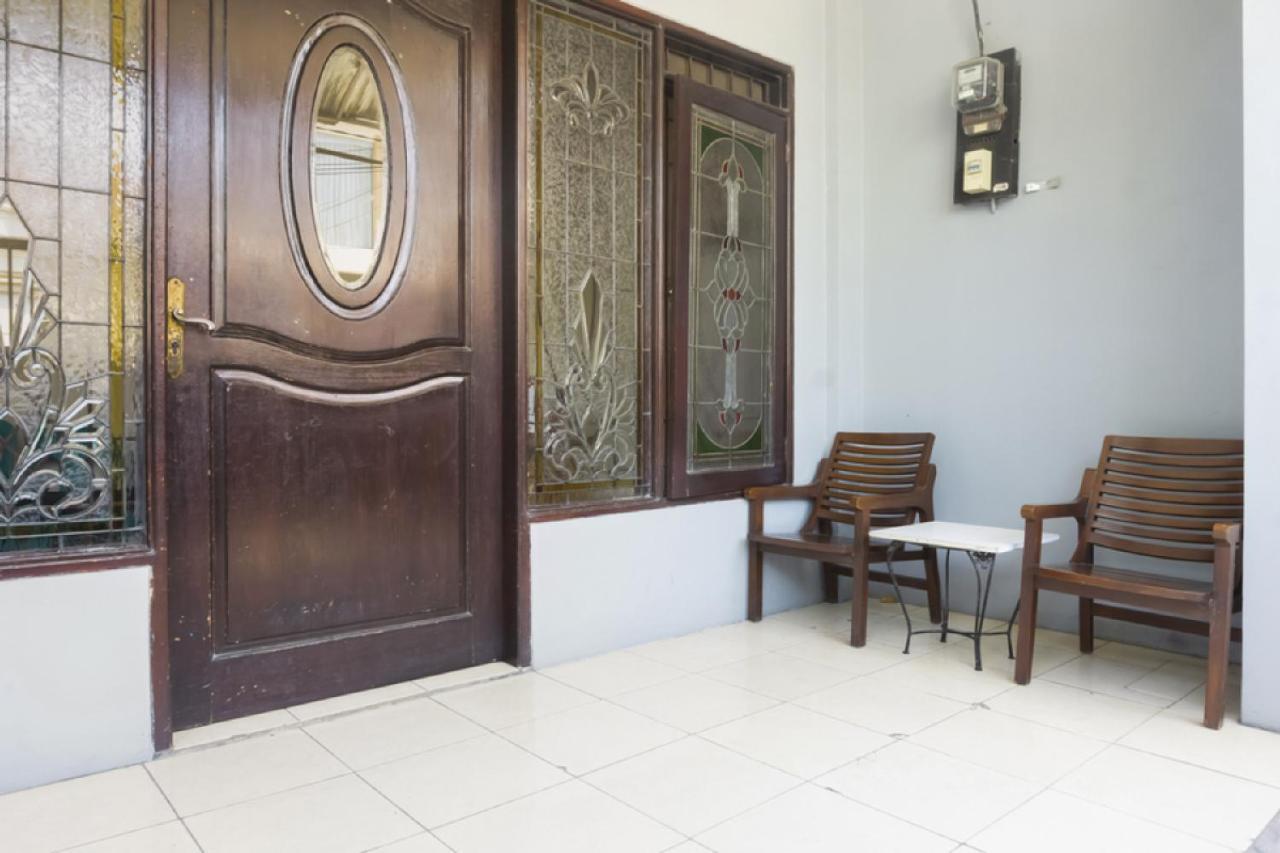 Reddoorz Near Widya Mandala University Surabaya Exteriör bild