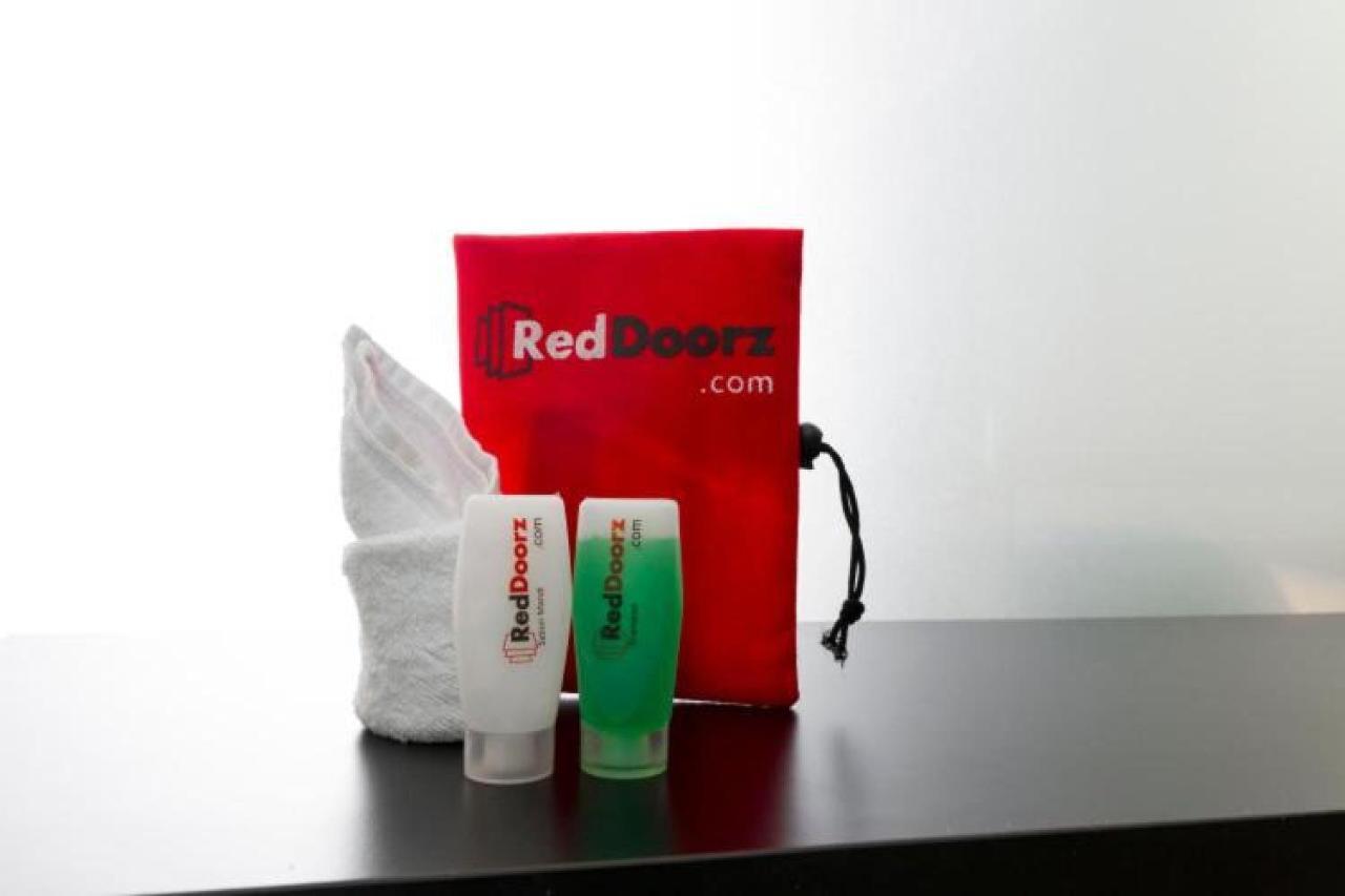 Reddoorz Near Widya Mandala University Surabaya Exteriör bild