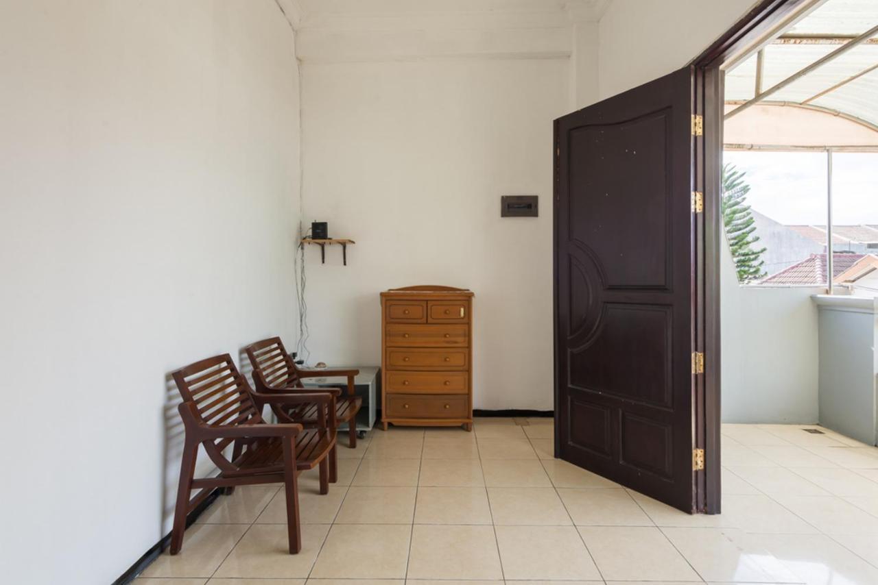 Reddoorz Near Widya Mandala University Surabaya Exteriör bild