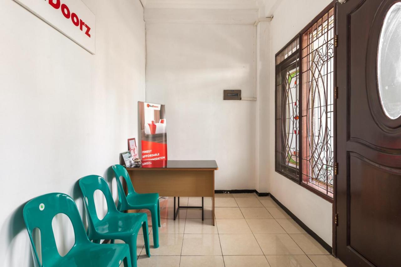 Reddoorz Near Widya Mandala University Surabaya Exteriör bild