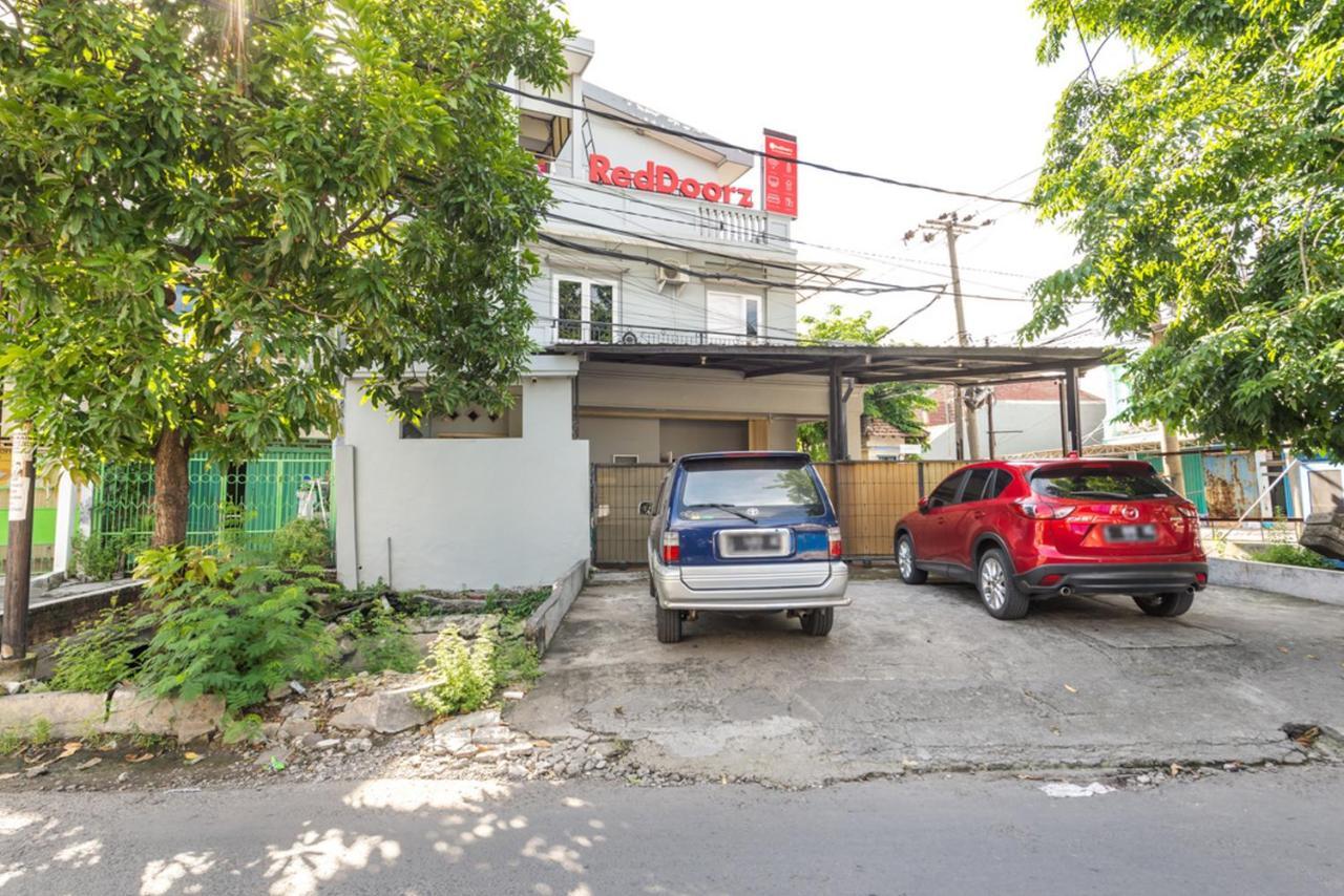 Reddoorz Near Widya Mandala University Surabaya Exteriör bild