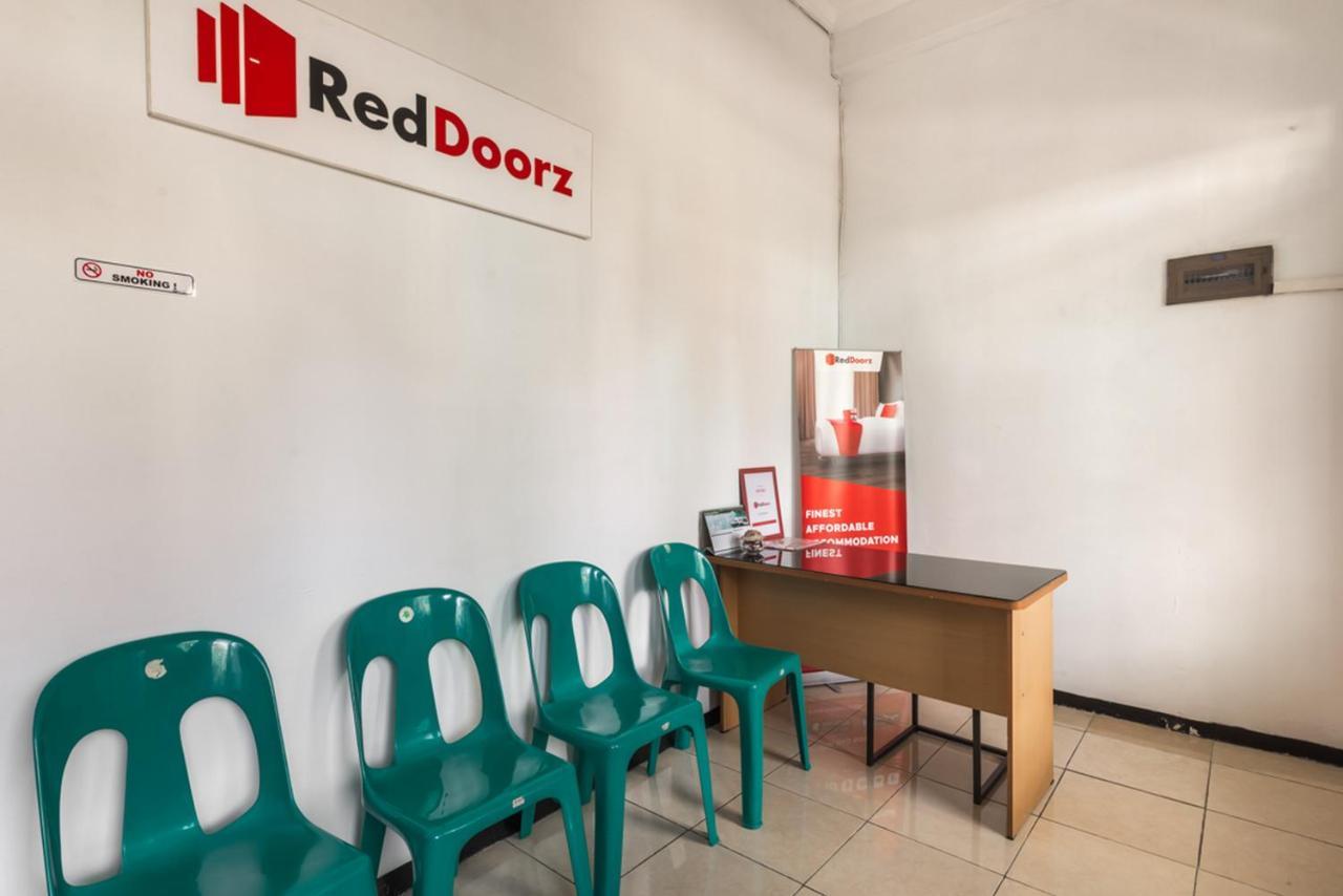 Reddoorz Near Widya Mandala University Surabaya Exteriör bild