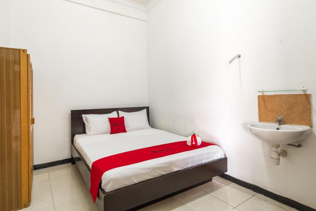 Reddoorz Near Widya Mandala University Surabaya Exteriör bild